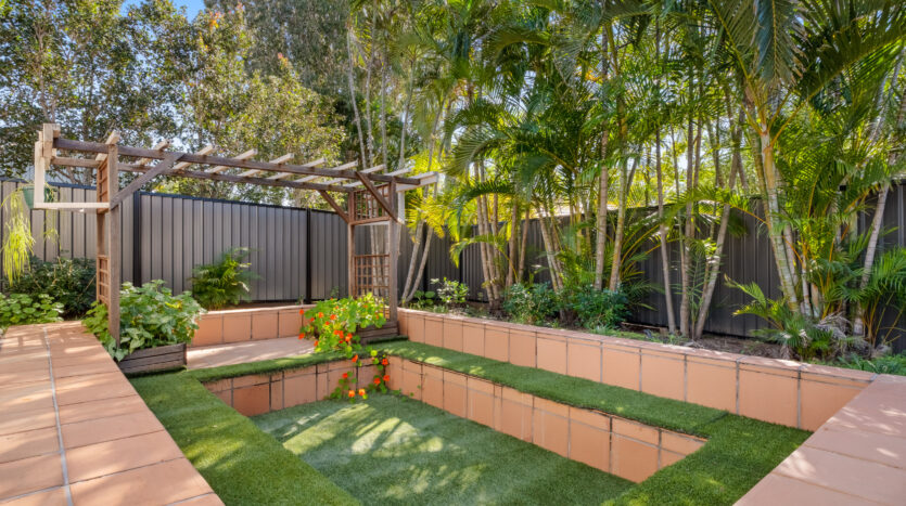 56 Ontario Crescent, Parkinson, QLD 4115