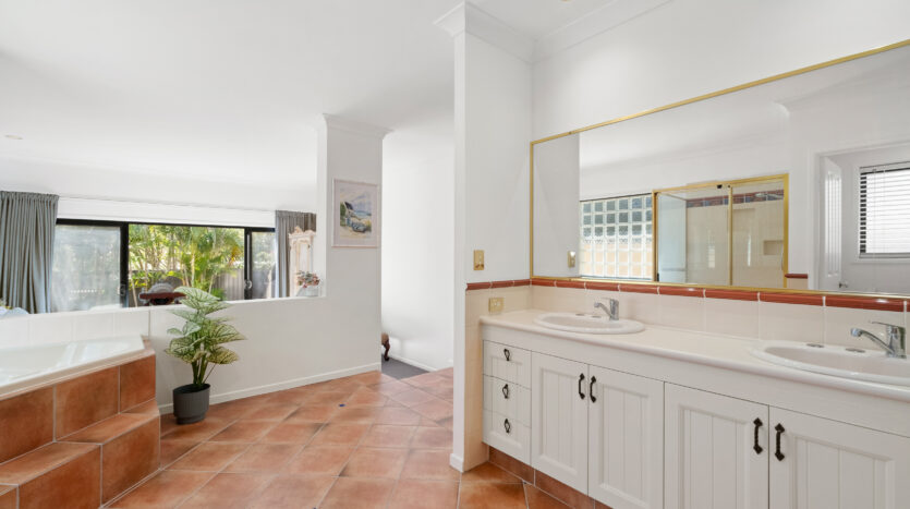 56 Ontario Crescent, Parkinson, QLD 4115