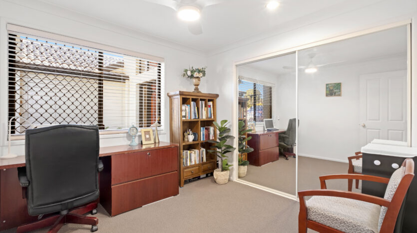 56 Ontario Crescent, Parkinson, QLD 4115